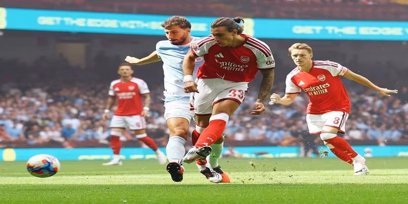 Arsenal áp đặt thế trận bằng cường độ cao