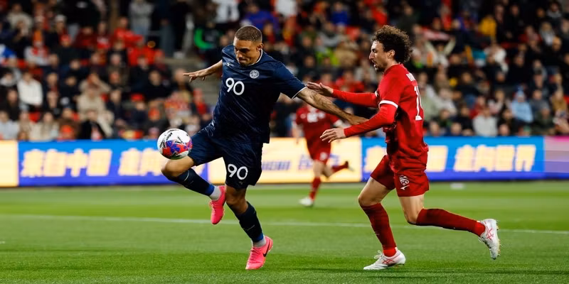Hai đòn đánh khiến Adelaide United không thể trở lại